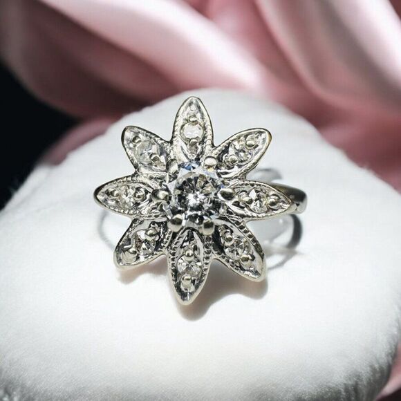ANTIQUE- 14k White Gold- Flower Style -.25CT Diamond Cluster Ring -Sz 4.5- 3.1g - Picture 8 of 16
